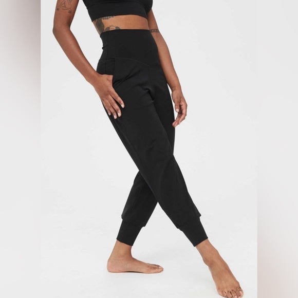 Offline by Aerie Real Me Jogger Pants Size Medium Black Womens 26” Inseam - Picture 2 of 9